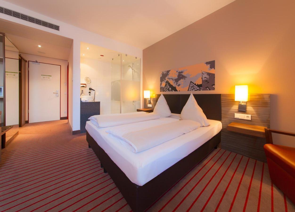 Novina Hotel Tillypark Nürnberg Oda fotoğraf