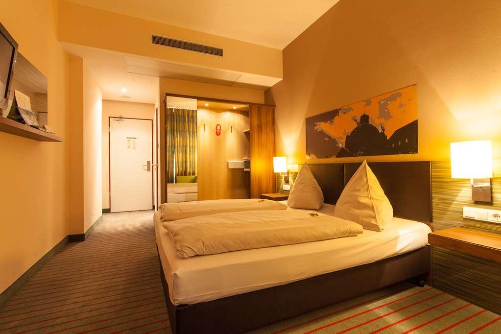 Novina Hotel Tillypark Nürnberg Oda fotoğraf